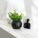 Kit Vaso Bola com planta artificial + estátua pensadora (LIVROS NÃO ACOMPANHAM O KIT)