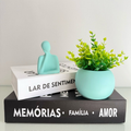 Kit Vaso Bola com planta artificial + estátua pensadora (LIVROS NÃO ACOMPANHAM O KIT)